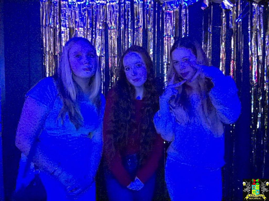 ../Images/Jeugd Opwarmbal Photobooth 055.jpg